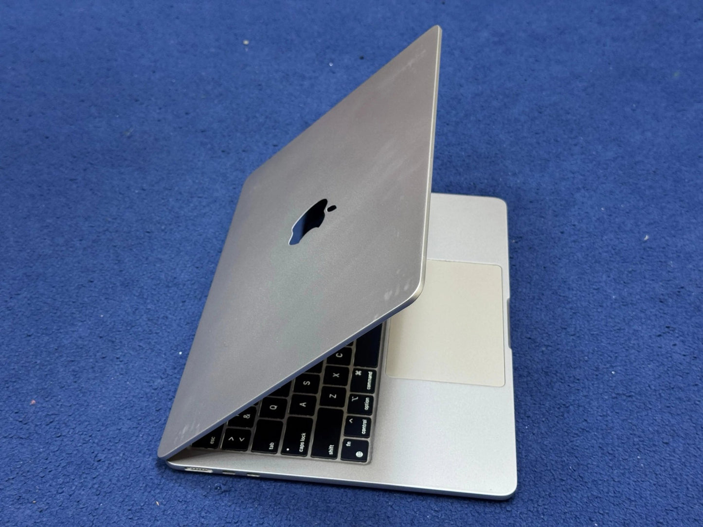 Apple MacBook Air M2 2022 – Slim, Powerful & Now in Dubai Electronic Shops - Aarishelectronics