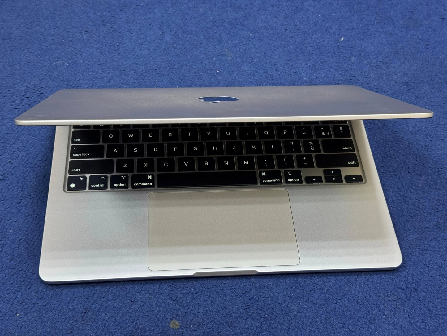 Apple MacBook Air M2 2022 – Slim, Powerful & Now in Dubai Electronic Shops - Aarishelectronics