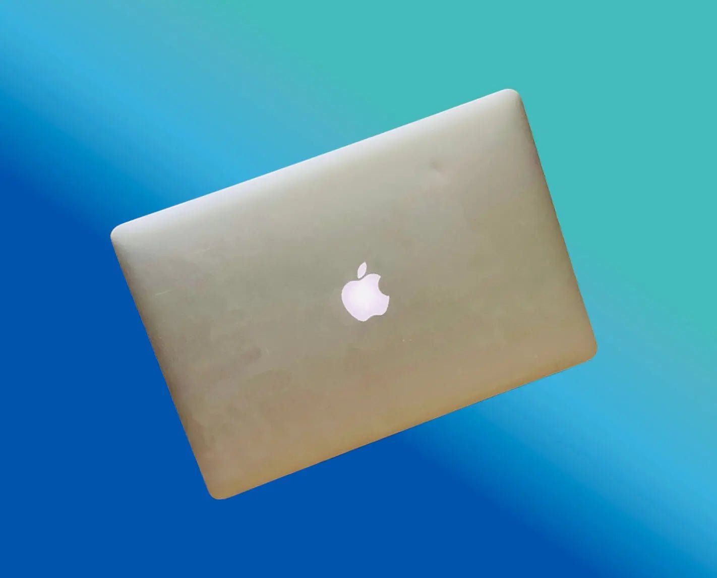 Apple MacBook Pro 2015 with charger and accessories